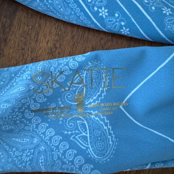 Skatie / Mya Bikini Top Phoenix Blur Blue Bandana - Picture 5 of 5